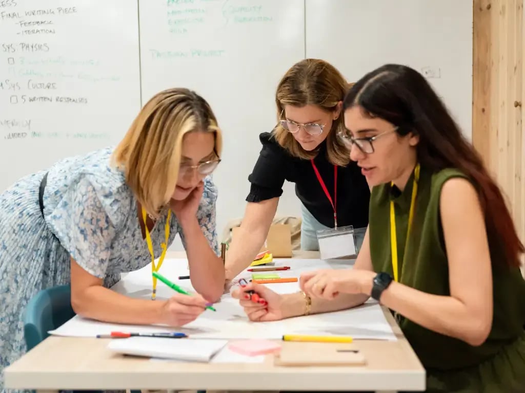 teachers-working-together